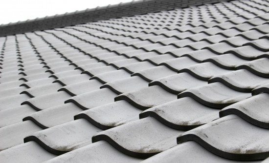雨漏りに注意が必要な屋根の特徴について